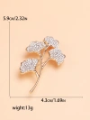 Factory direct sales, popular in foreign trade, high-end new brooches paired with mother water diamonds, luxurious and high-end European and American crystal pins, pearl coats, corsages, mom gifts Application Scenario